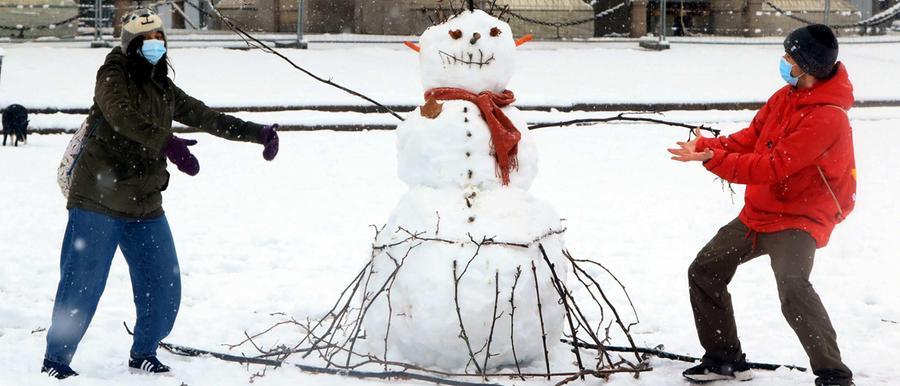 Lassalto Degli Amanti Della Neve Peccato Per Gli Impianti Chiusi