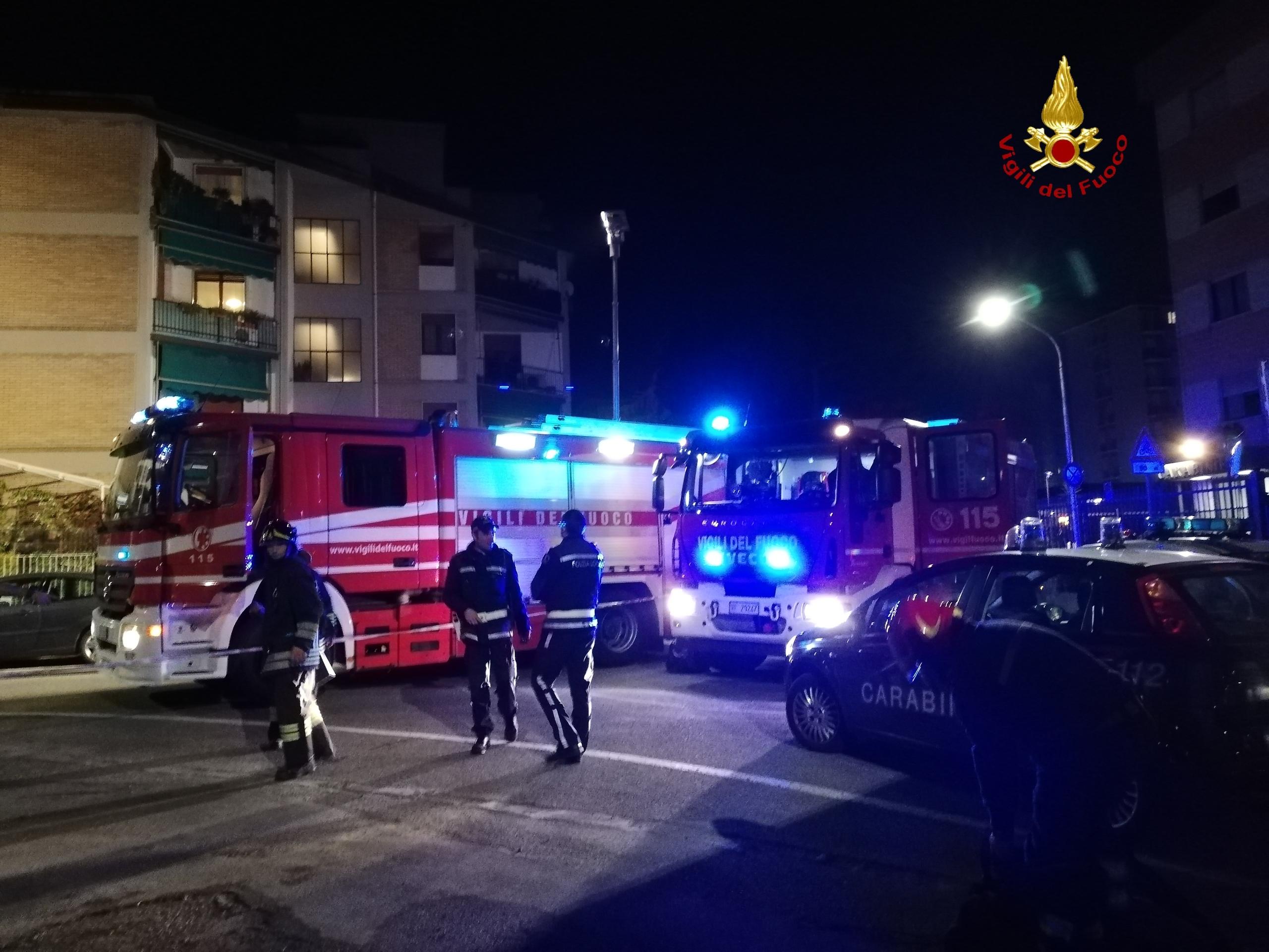 Fuga Di Gas Evacuate Persone Trovano Rifugio Nella Caserma Dei