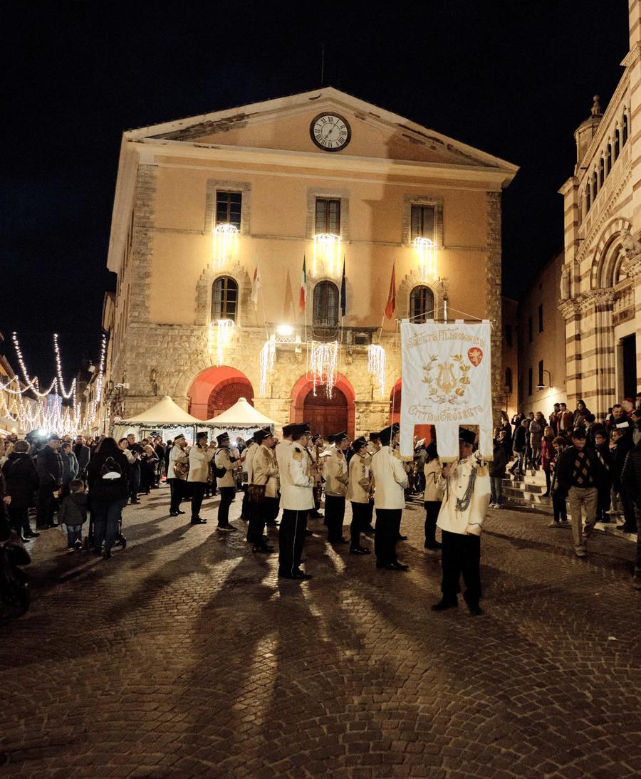 Il Centro Storico Si Colora Ancora Mercato In Piazza Fino A S Stefano