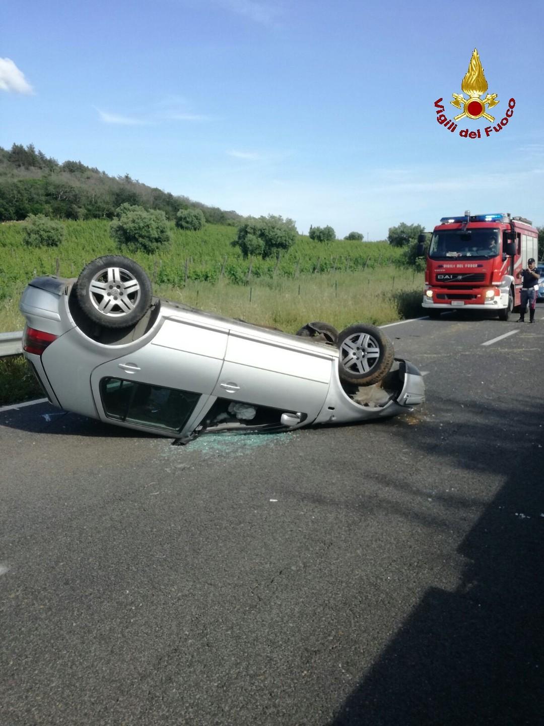 Auto Si Ribalta Sull Aurelia Un Ferito