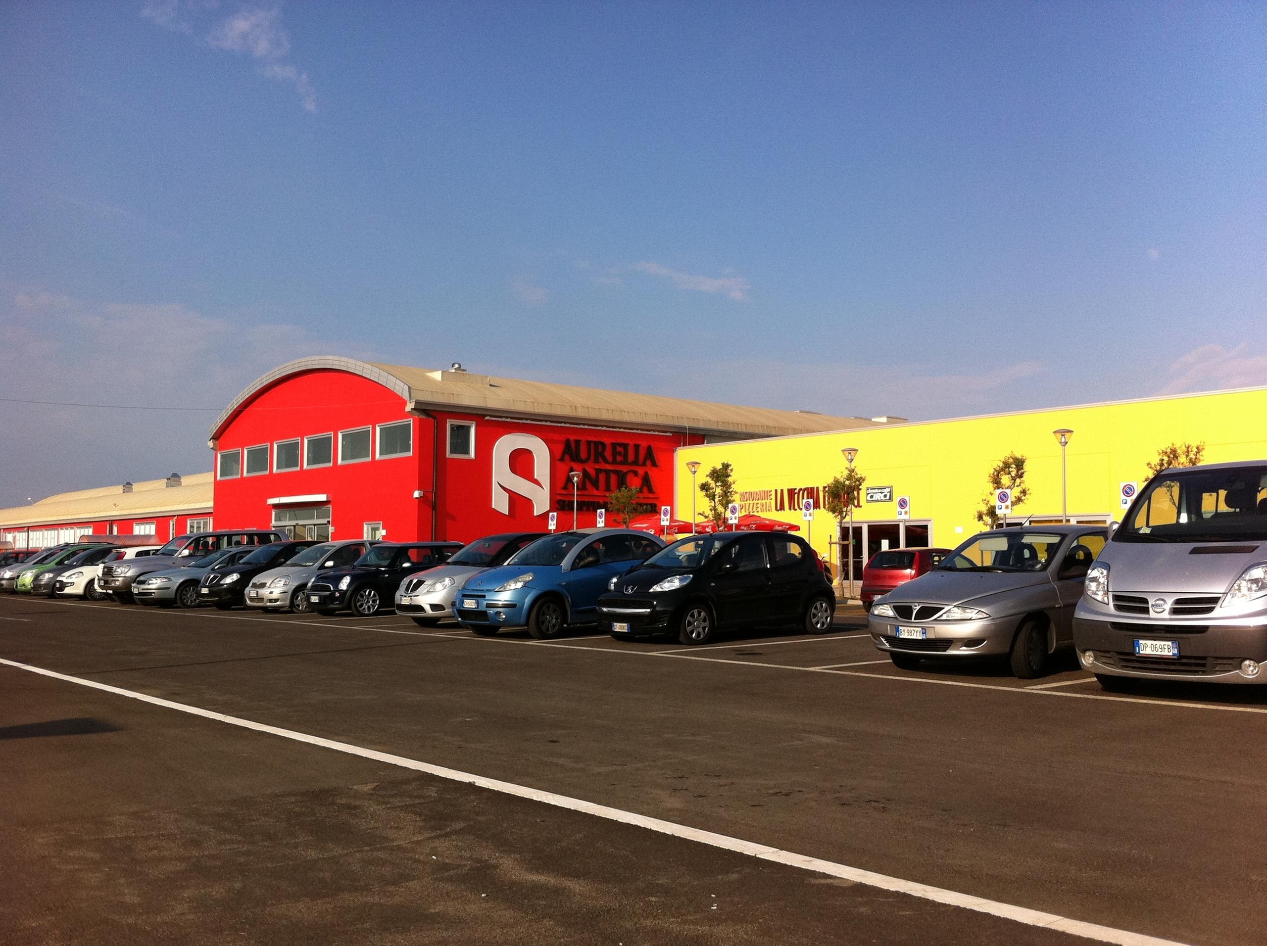 Una Multisala Cinematografica Al Centro Commerciale Aurelia Antica