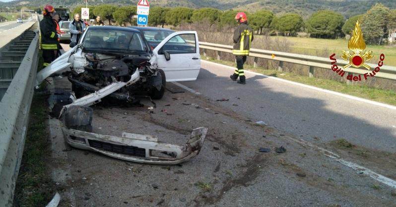 Scontro Sull Aurelia Due Persone Ferite