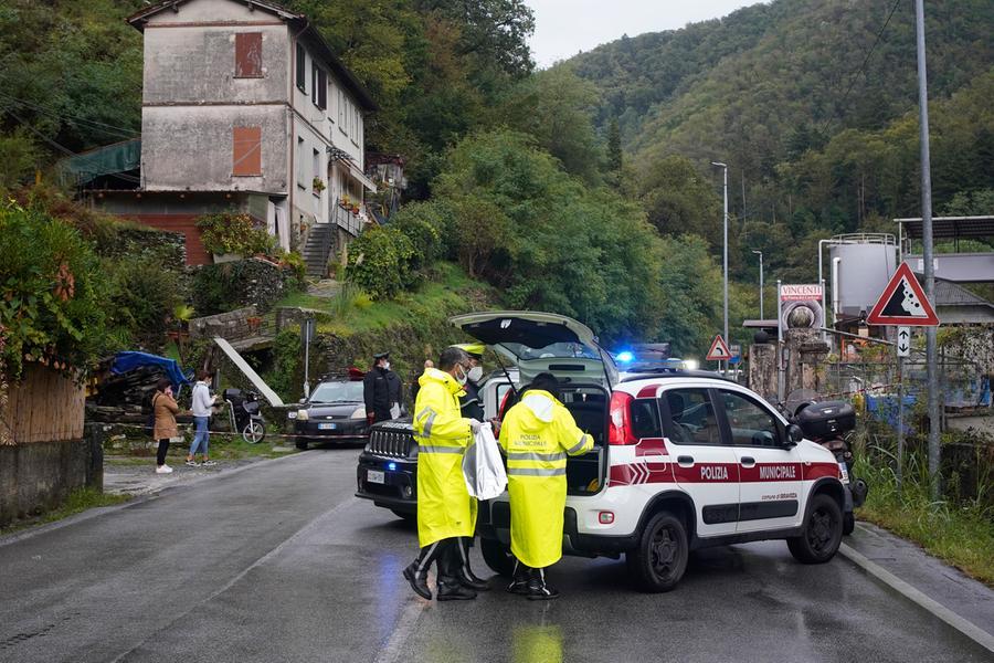 Tragedia A Seravezza Auto Travolge Un Uomo Muore Pensionato