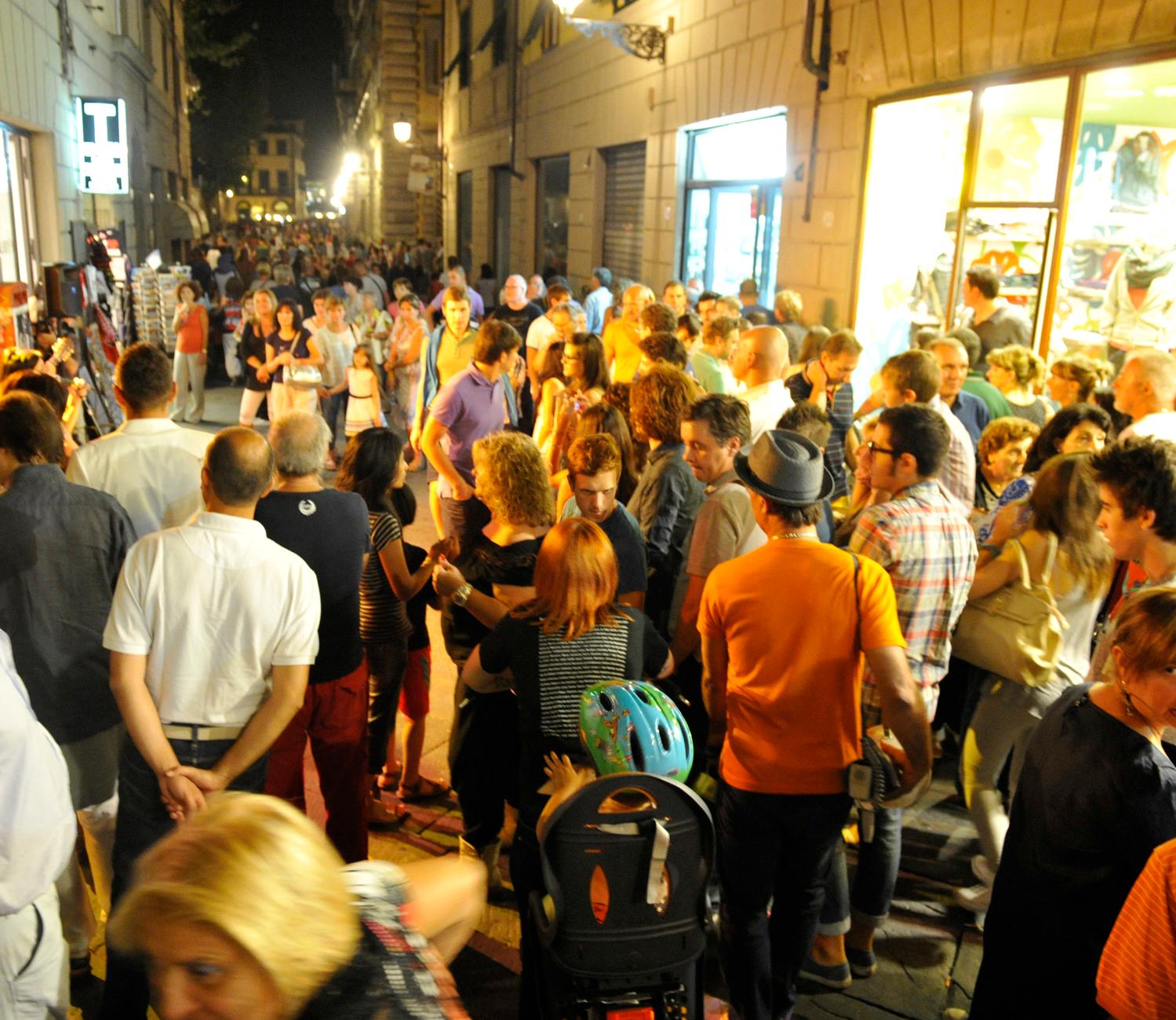 Notte Bianca Conto Alla Rovescia Show Anche Di Fronte Al Duomo