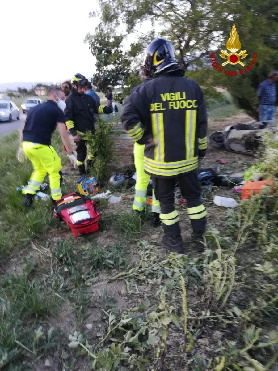 Muore A 28 Anni In Un Incidente Stradale Tragedia A Perugia