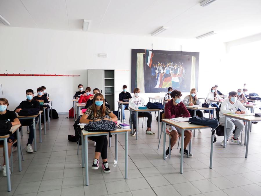 Scuola Che Sia Una Ripartenza Vera Signore Aiutaci Tu