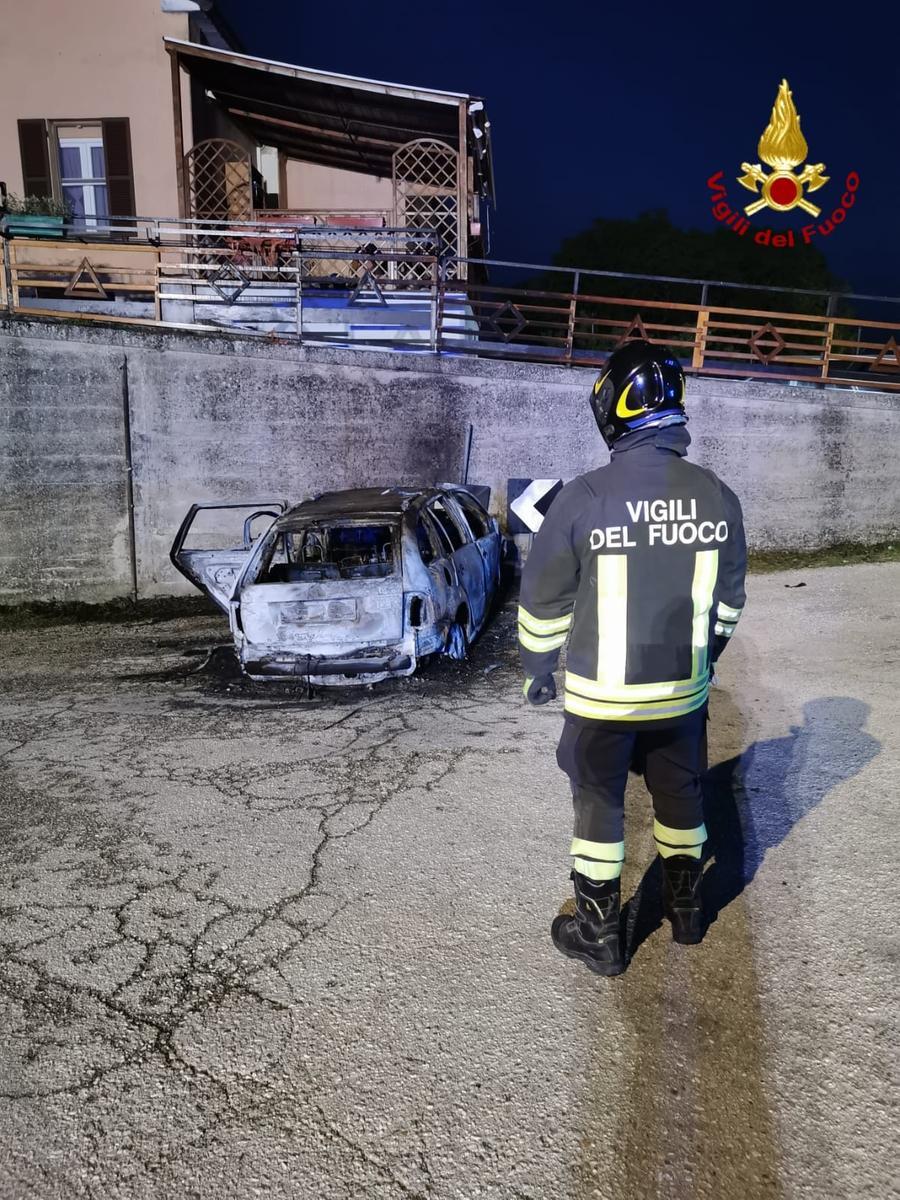 Tragico Incidente A Foligno L Auto Va A Fuoco Un Uomo Muore Carbonizzato