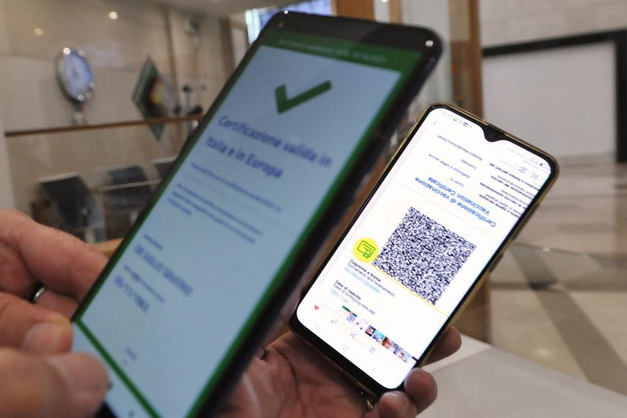 Multati Tre Ambulanti Al Mercato Erano Tutti Senza Il Green Pass