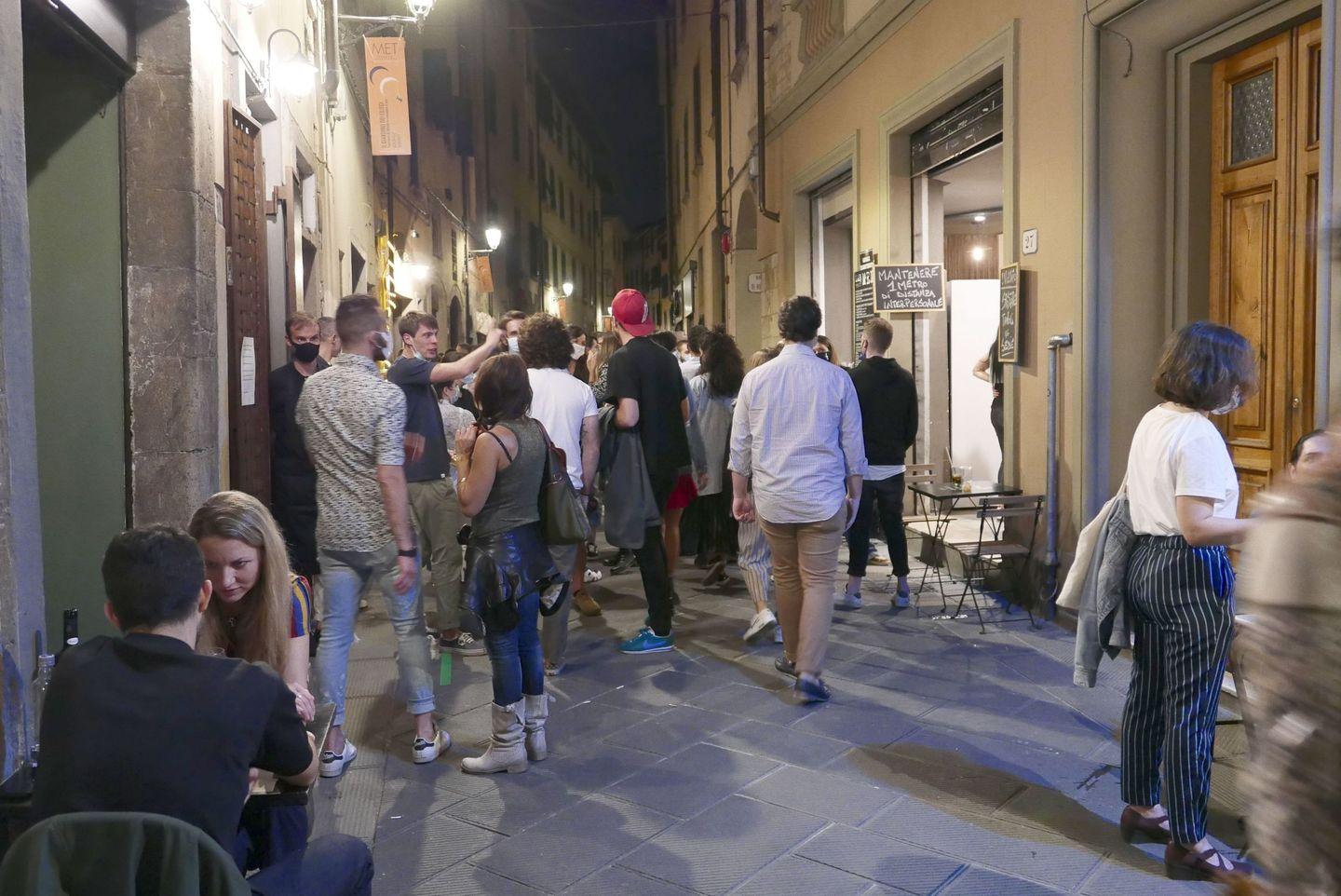 Prato Movida Folla E Danni A Notte Fonda Biffoni Troppa Gente