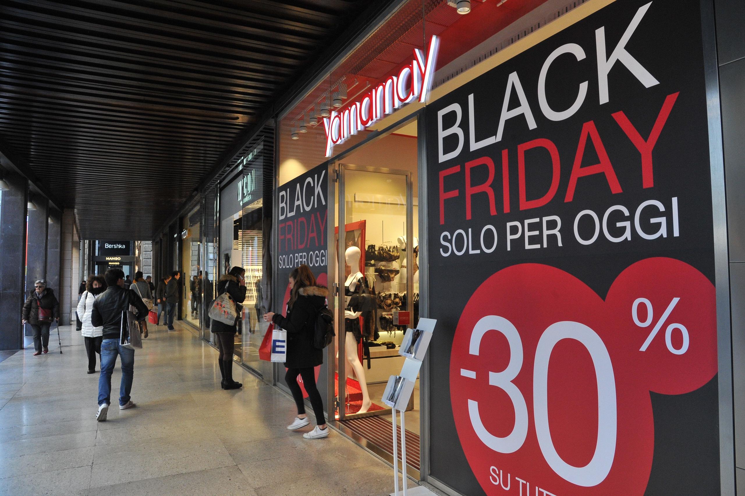 Black friday anche a Pistoia è l ora degli sconti