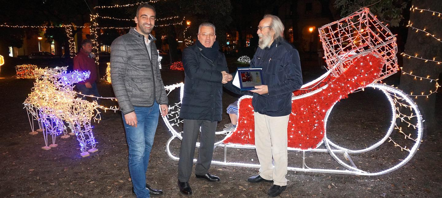 Il Palco Della Musica Come Una Fiaba A Spasso Nel Villaggio Di Babbo