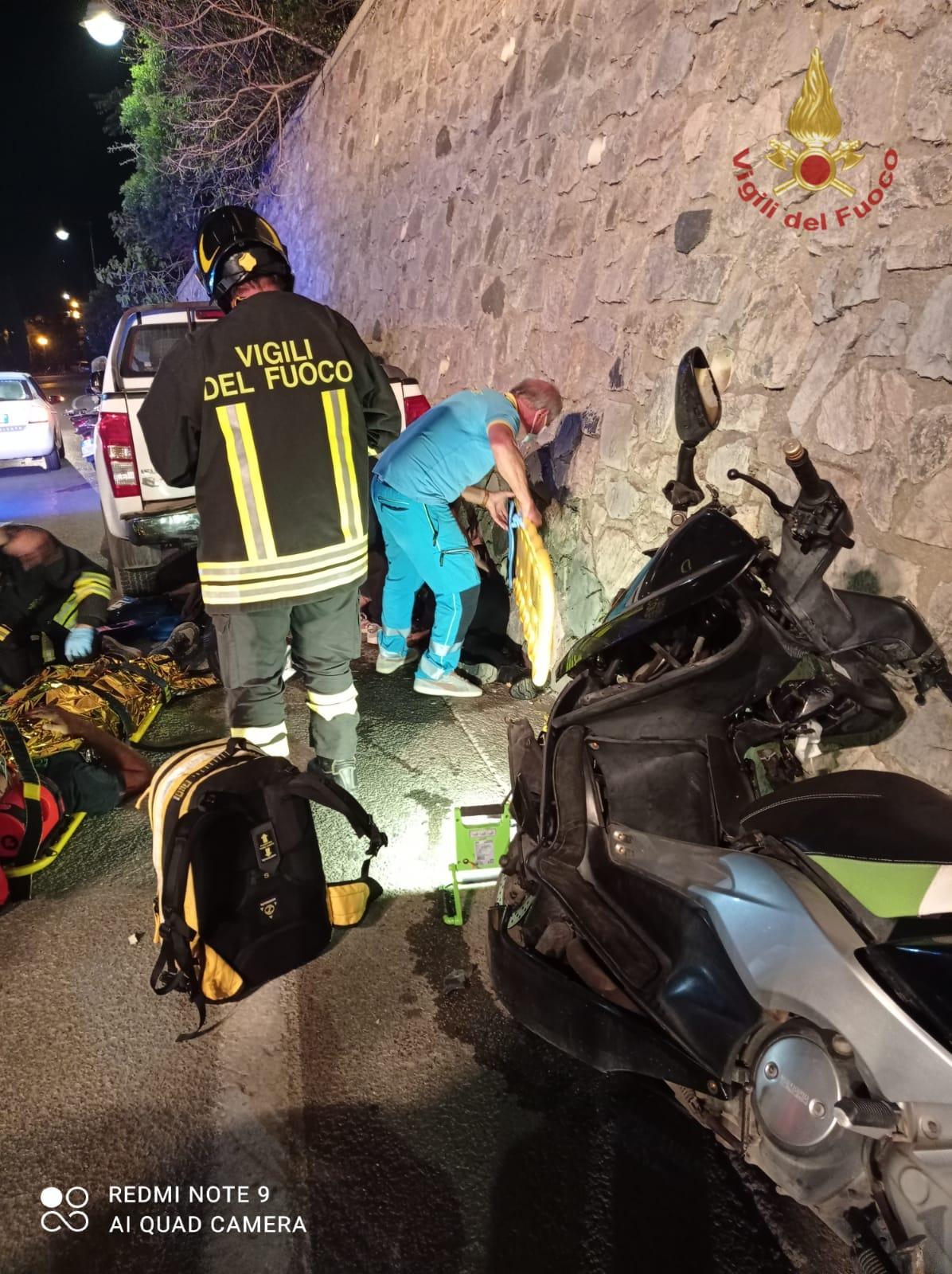 Incidente Nella Notte All Elba Scooter Contro Auto Grave Donna Fiorentina