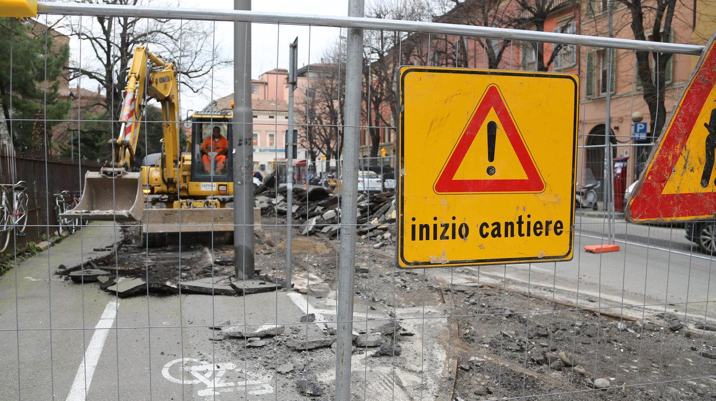 Lavori Per La Tramvia Il Maggio Chiusa Via Corridoni