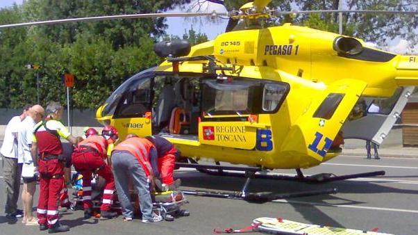 Cade Mentre Pota Un Albero Enne Soccorso Dal Pegaso