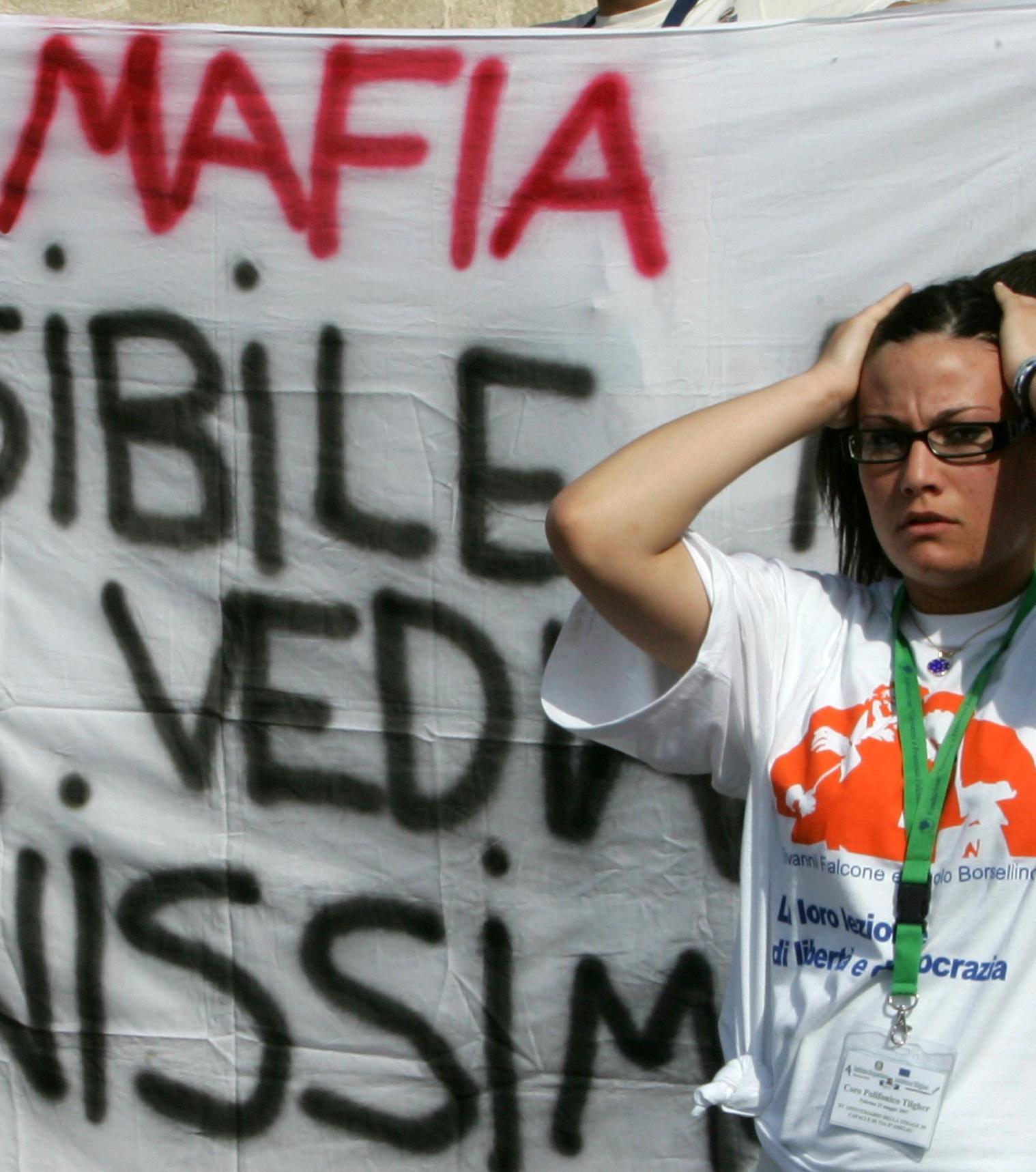 Un Monumento Per Ricordare Le Stragi Evento In Piazza