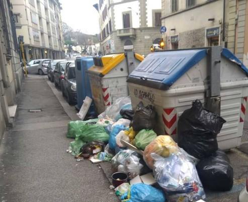 Firenze Fioccano Multe Salate A Chi Abbandona Rifiuti