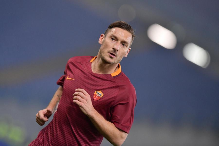 Mi Hanno Rubato Una Maglia Della Roma Con L Autografo Di Francesco Totti