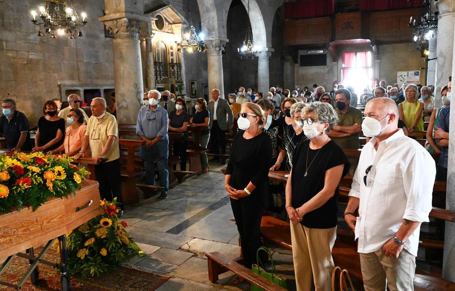 Dolore E Commozione Ai Funerali Del Giornalista Oriano De Ranieri