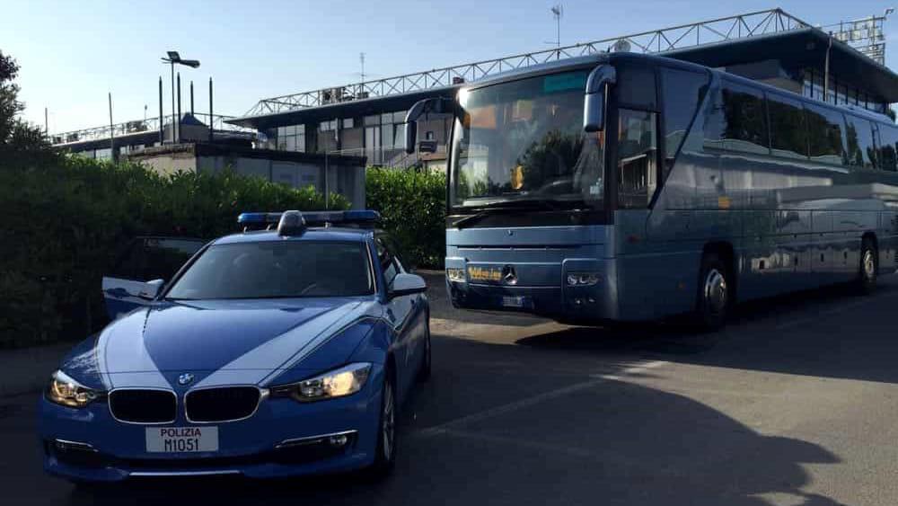 Le Porte Non Si Aprono Pullman Guasto Ragazzi Bloccati Ore In