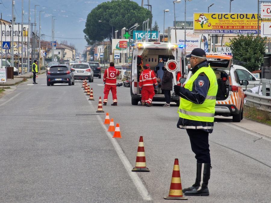 Scontro Con Un Auto Muore Motociclista Di 22 Anni