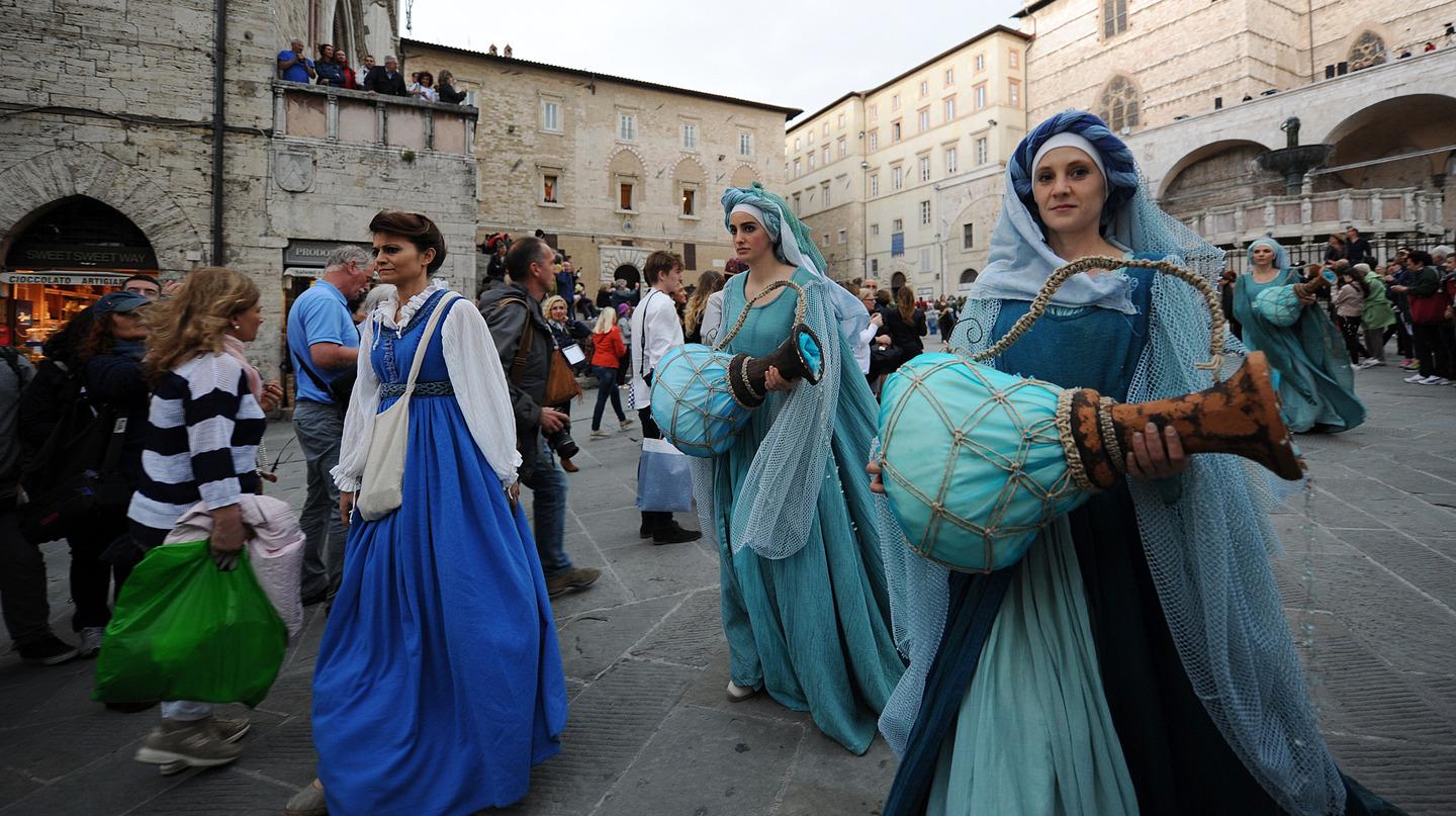 Il Centro Storico Torna Al Medioevo Domani La Disputa Del Palio