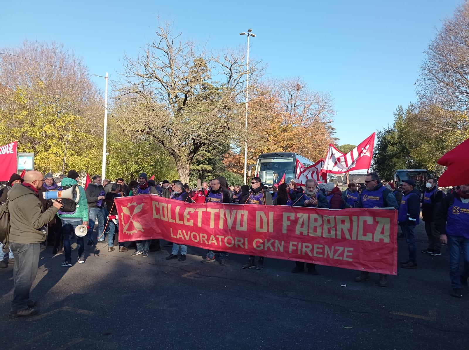 Gkn 300 Operai In Piazza A Roma Per Lo Sciopero Generale