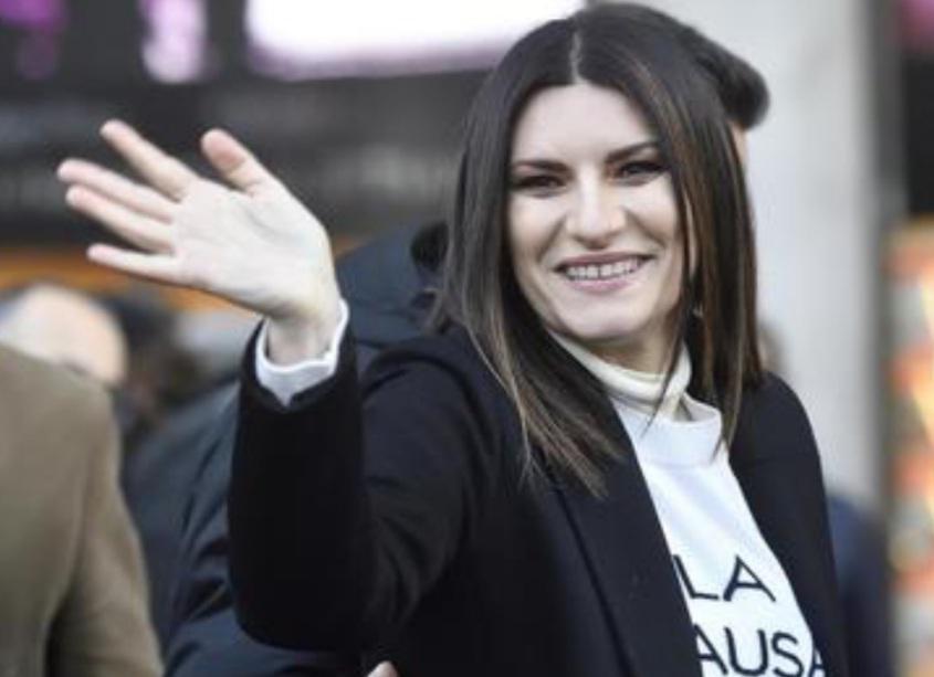 Tappa Fiorentina Per Il Tour Radiofonico Di Laura Pausini Nei 30 Anni