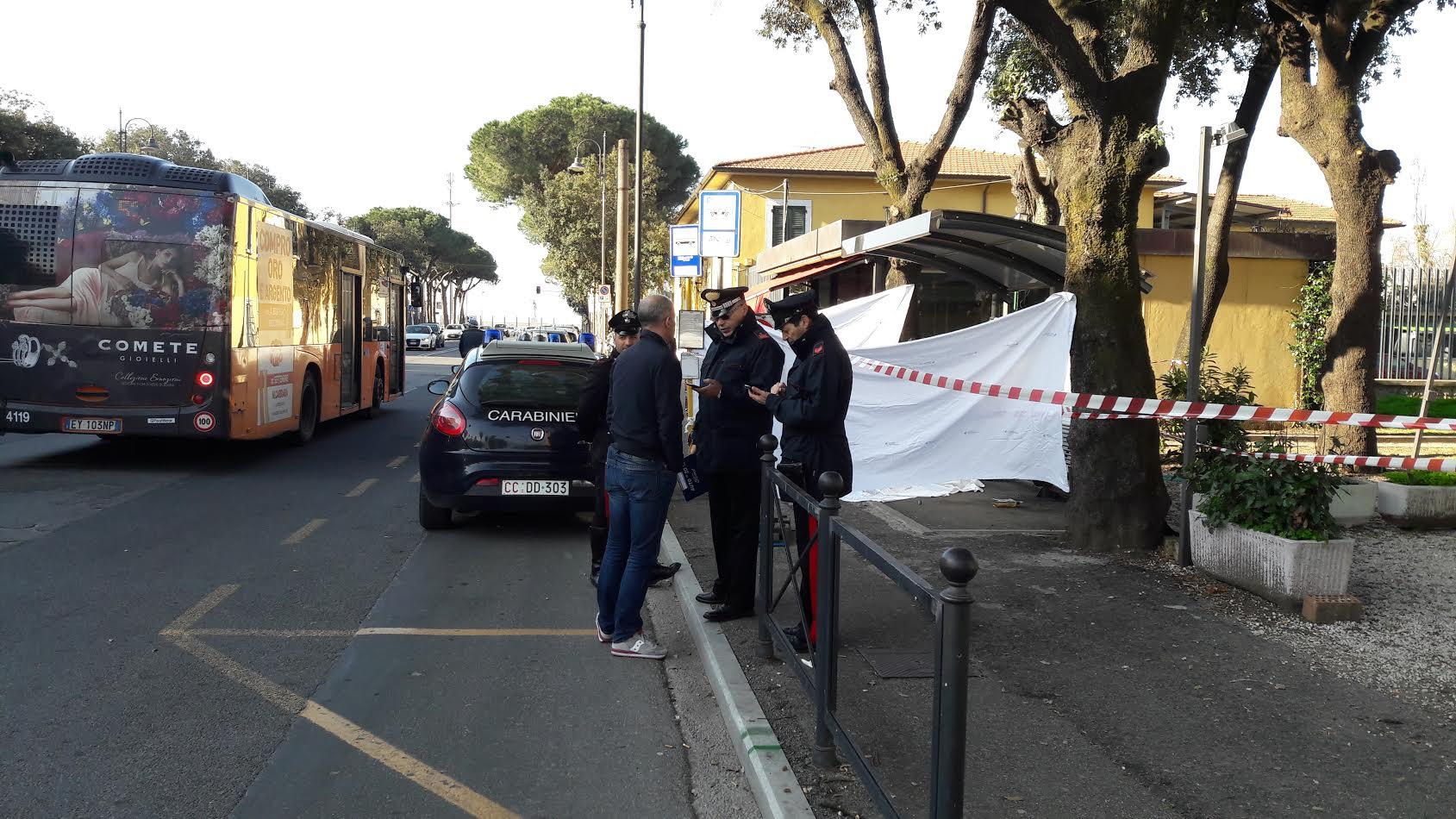 Malore Fatale Uomo Trovato Morto In Piazza Di Prima Mattina