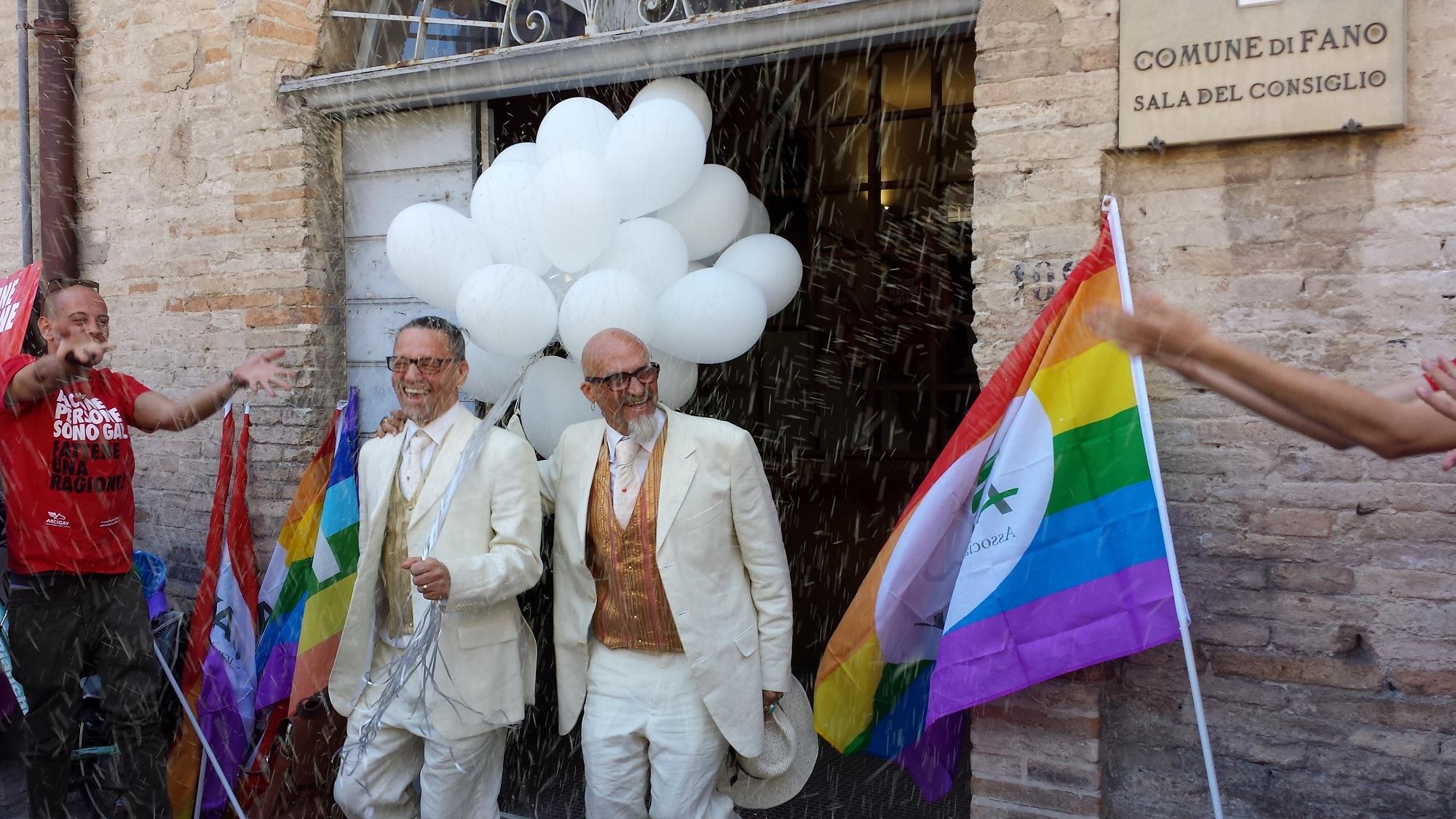 Nozze gay il comune di Sarzana dice sì al riconoscimento