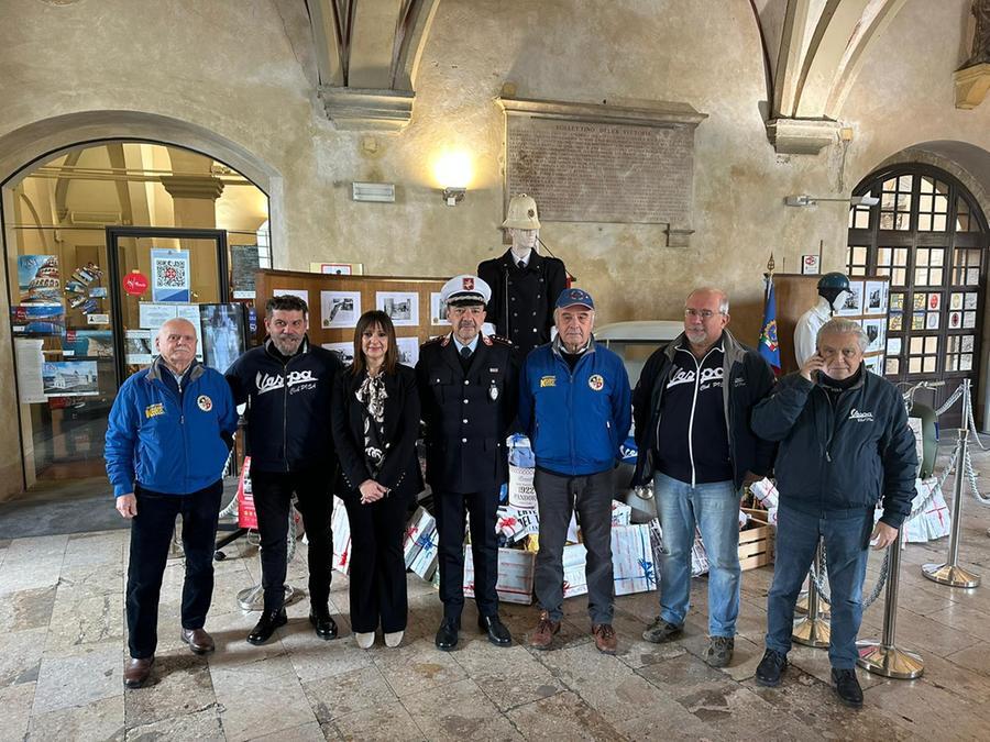 Tradizioni Ritorna La Befana Del Vigile Urbano Con Il Vespa Club Pisa