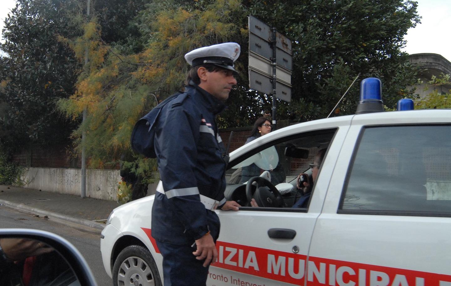 Carrara Colto Da Malore Muore Schiantandosi Contro Un Muro