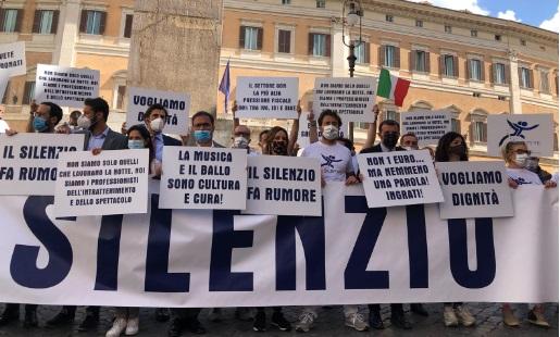 Il Silenzio Fa Rumore Le Discoteche Fiorentine Volano A Roma