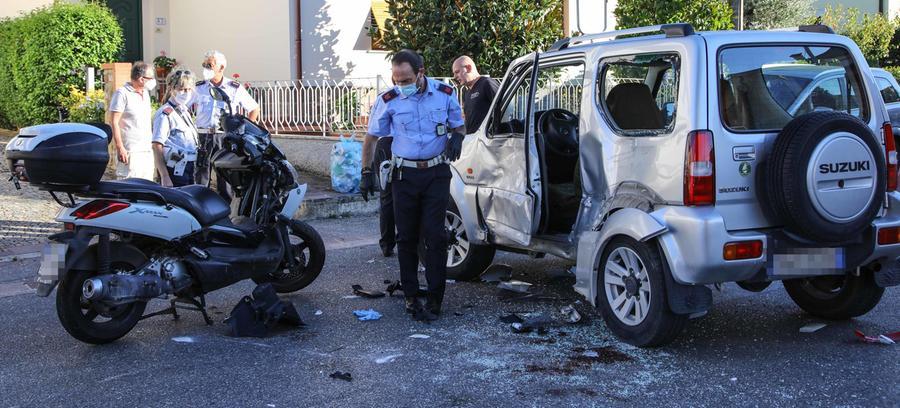 Si Scontra Con Unauto In Via Salaiola Grave Un 20enne