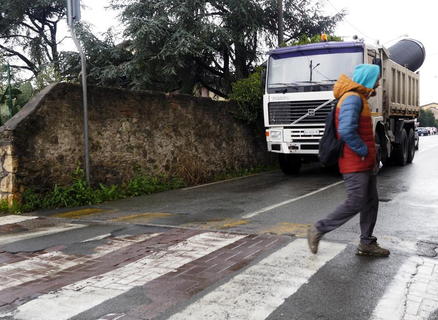 Senso Unico Alternato Lungo Due Strade Tra Pontremoli E Zeri