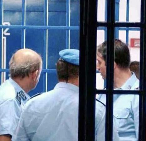 Detenuto Aggredisce Gli Agenti Del Carcere E I Medici Dellospedale