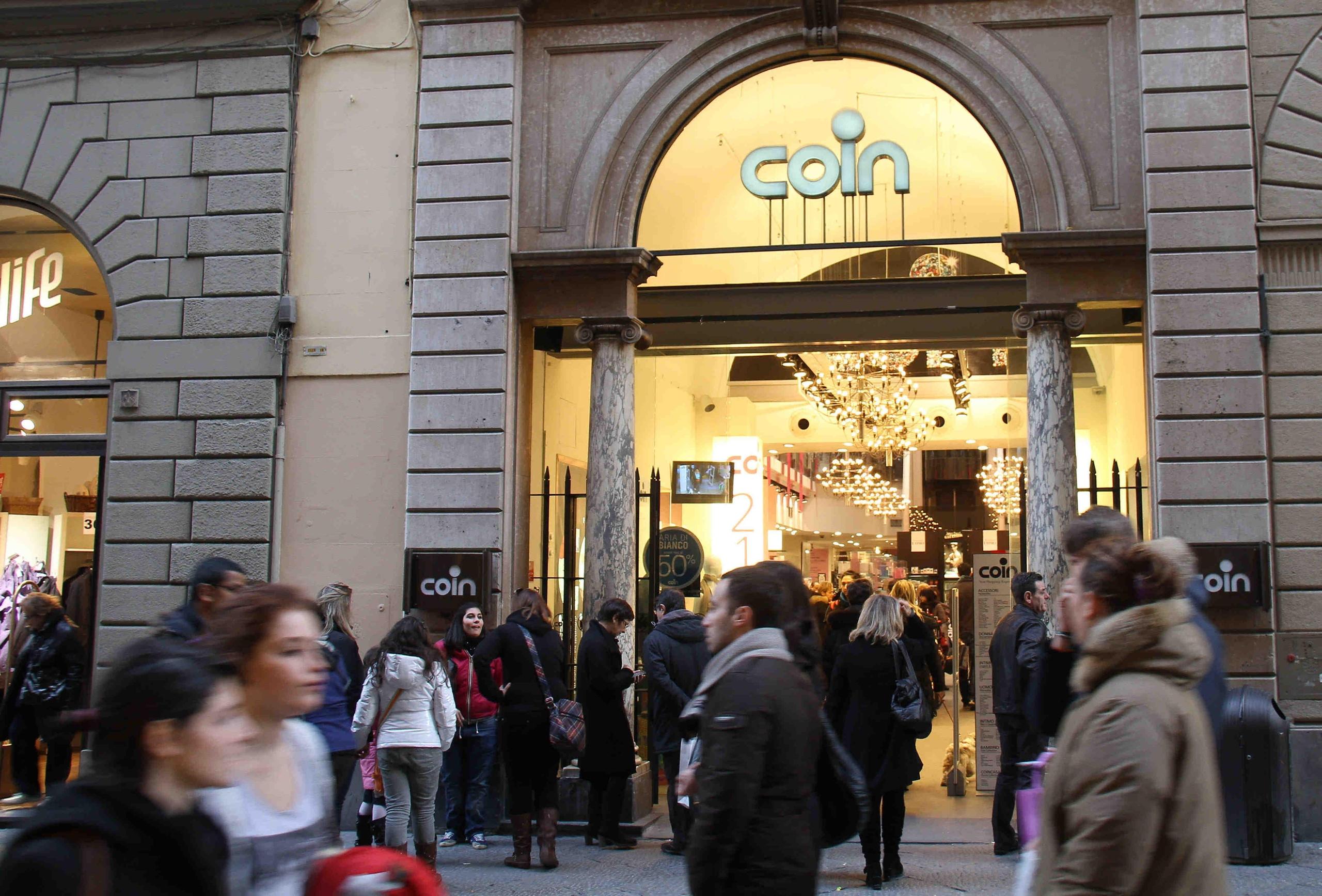 Coin Firenze Lavoratrici In Stato Di Agitazione Per Trasferimento A