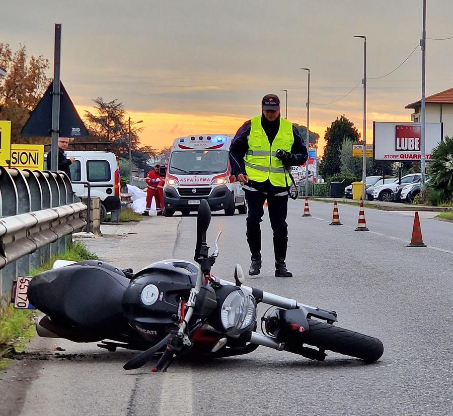 Tragedia Sulla Statale Muore In Moto A Anni