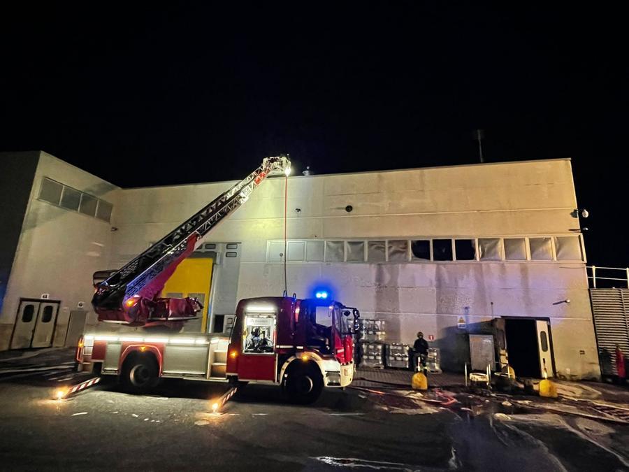 Empoli Incendio In Una Ditta Di Materie Plastiche