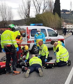 Pauroso Incidente Sulla Montalese Ciclista Investito Da Unauto Per I