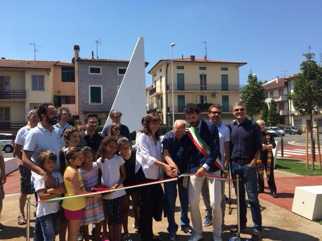 Taglio Del Nastro Per La Nuova Piazza Borsi A Narnali FOTO