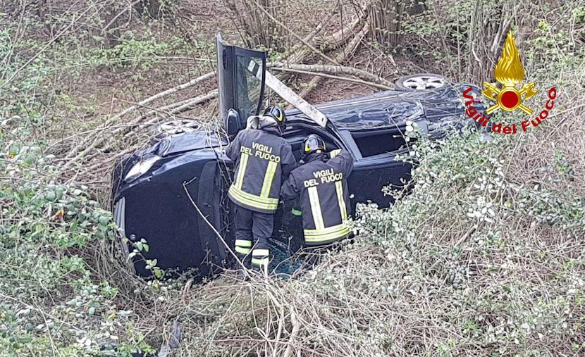 Incastrato Nell Abitacolo Dopo L Incidente Muore A Anni