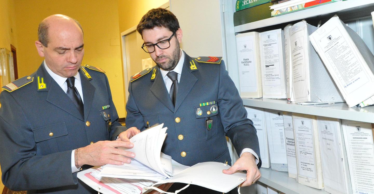 Riciclaggio Dei Soldi Della Camorra Sotto Controllo Locali Della Versilia