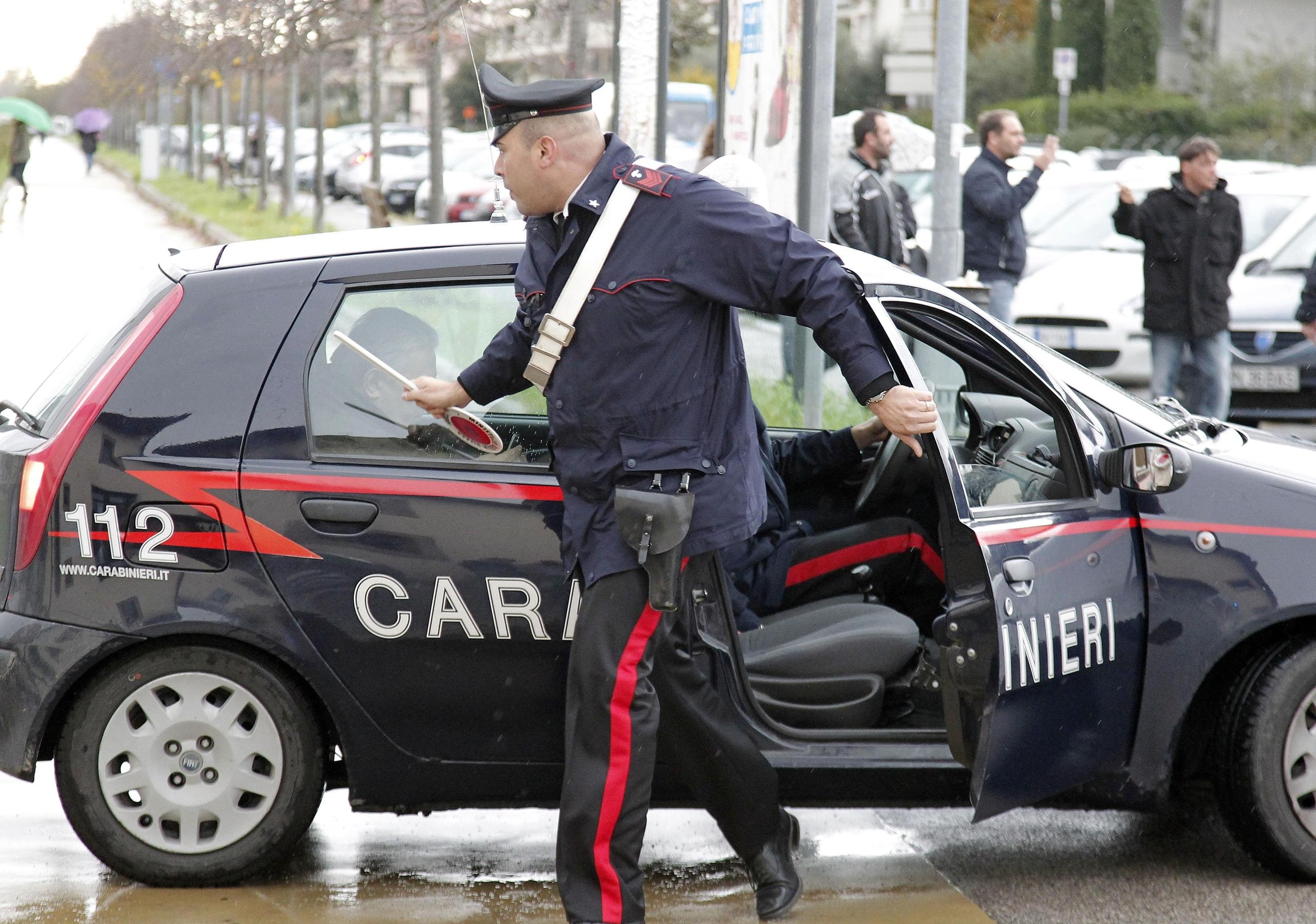 Aggredito In Casa A Colpi Di Casco Arrestato Il Figlio