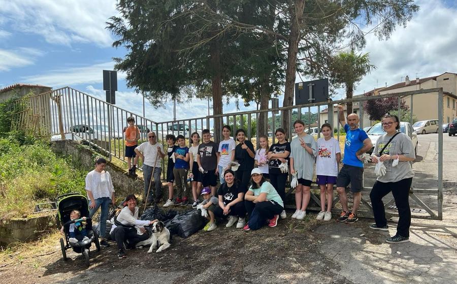 Mugello Torna Puliamo Vicchio Piccoli E Grandi Volontari A Caccia Di