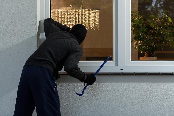 Svaligiano Una Casa Mentre Ci Sono I Proprietari