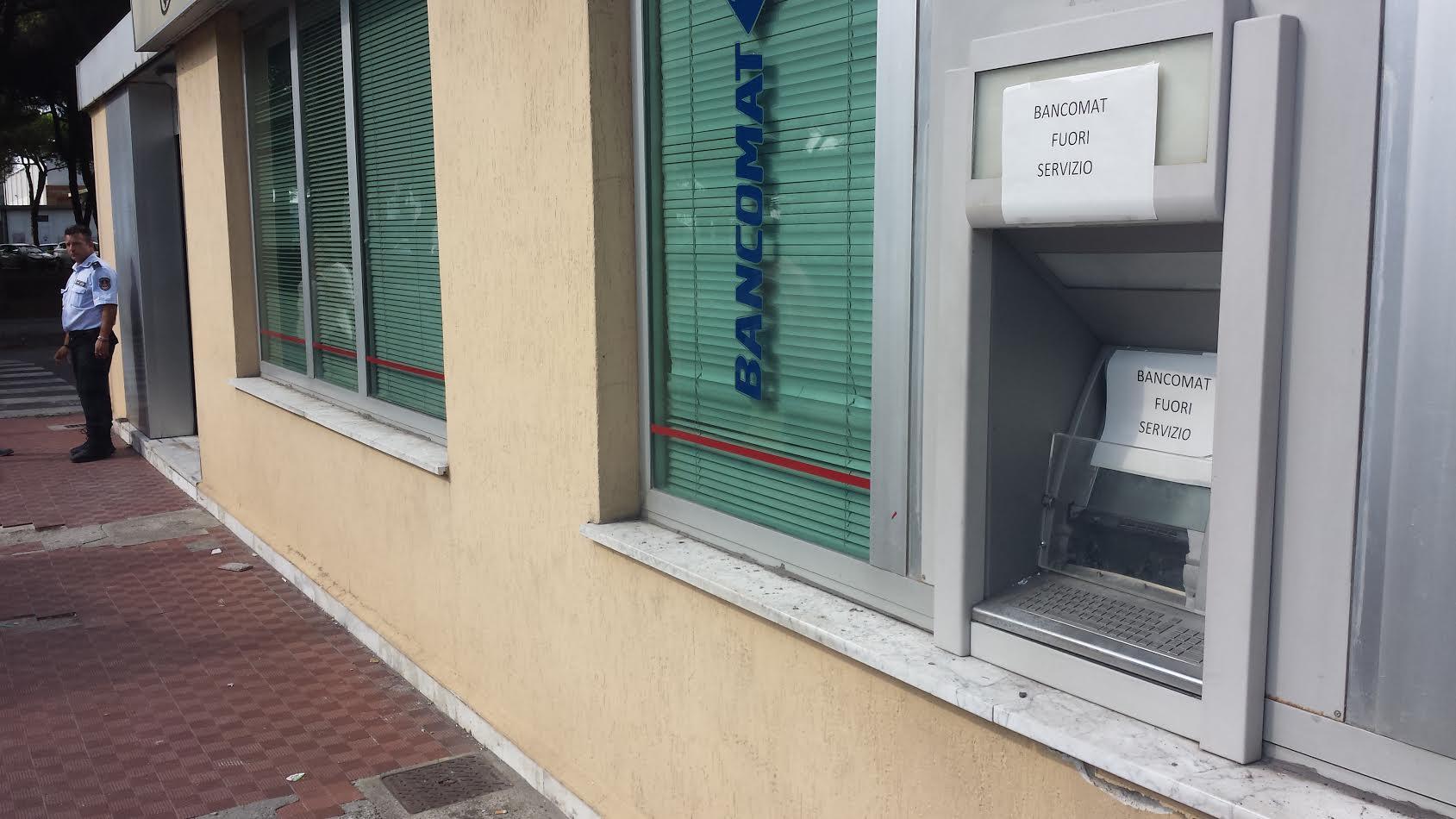 Bancomat Fatto Saltare Col Gas A Marina Di Carrara