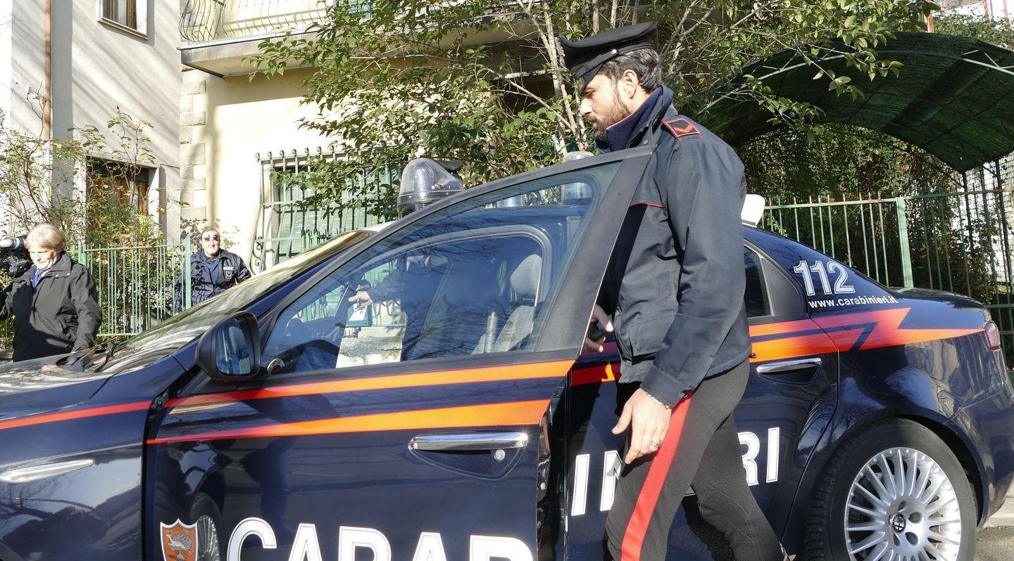 Malmenato Al Bancone Del Suo Bar Erano In Due Ubriachi E Furiosi