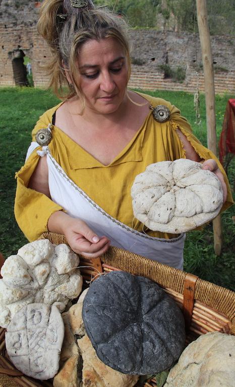 A Tavola Con Gli Antichi Romani Libro Assaggi