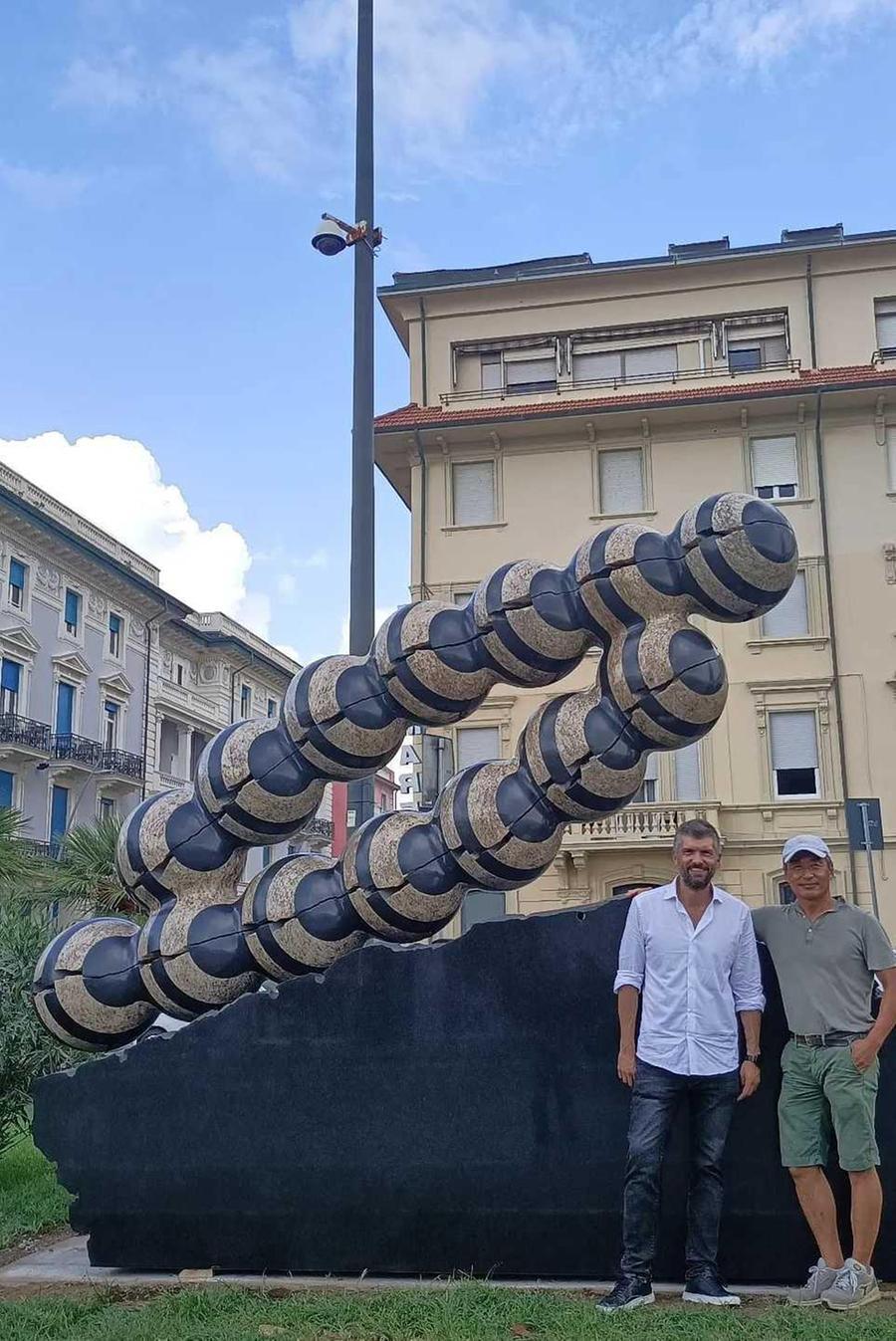 Una Galleria Darte A Cielo Aperto La Passeggiata Accoglie Altre Opere