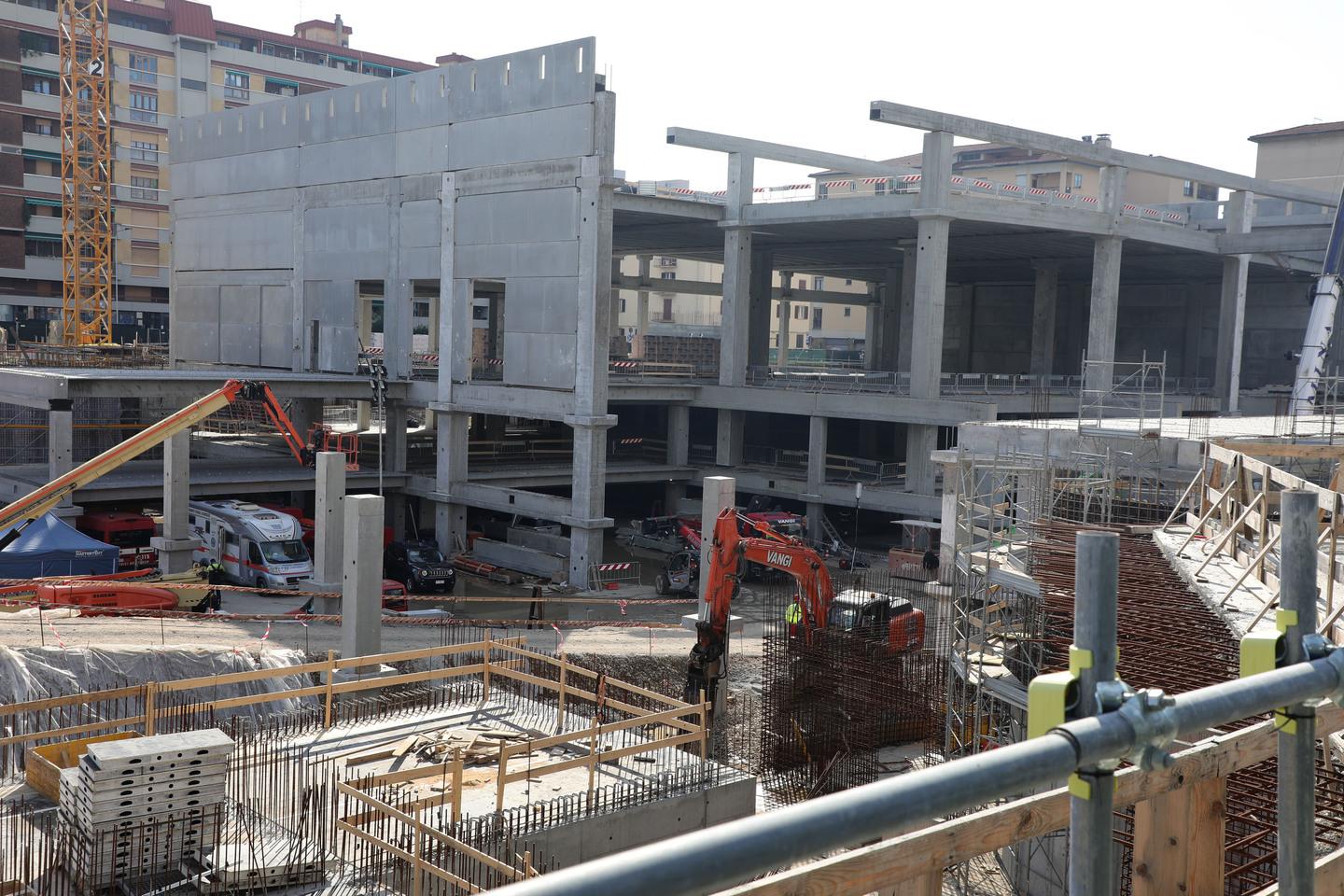 Si Torna A Lavorare In Via Mariti Dopo Il Crollo Riparte Il Cantiere